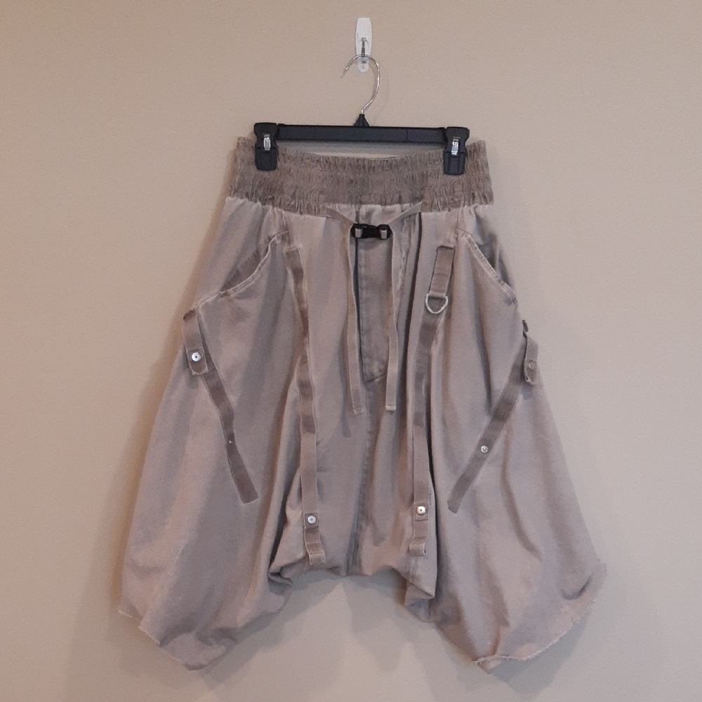 Hamcus Men's Cargo Shorts Multi Strap/Multi form Configuration Style.